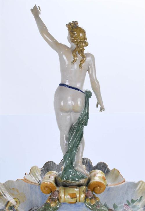ITALIAN LARGE CENTREPIECE OR TABLE PLATTER, 19TH CENTURY.