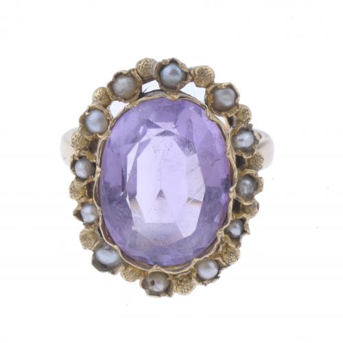 YELLOW GOLD RING WITH CENTRAL AMETHYST.