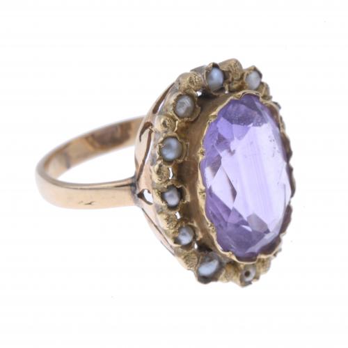 YELLOW GOLD RING WITH CENTRAL AMETHYST.