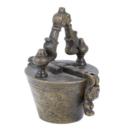 PONDERAL ESPAÑOL DE VASOS ANILLADOS, SIGUIENDO MODELOS DE NÚREMBERG, 1865.