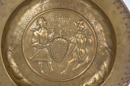 DOS PLATOS PETITORIOS O LIMOSNEROS ALEMANES, SIGLOS XV-XVII.