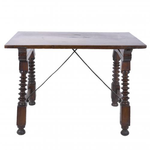CASTILIAN TABLE, 17TH CENTURY.