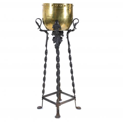 LARGE MODERNIST GARDEN PEDESTAL WITH PLANTER, EARLY AND SECOND HALF OF THE 20TH CENTURY.