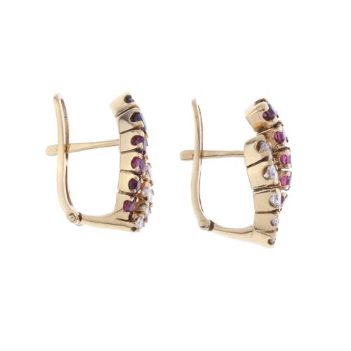 EARRINGS WITH DIAMONDS AND RUBIES.