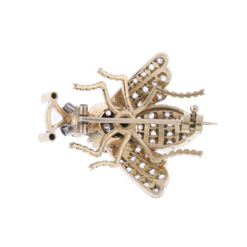 BROCHE MOSCA CON DIAMANTES.