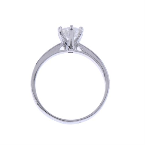 DIAMOND SOLITAIRE RING.