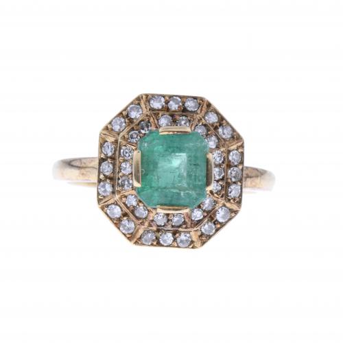 SORTIJA ROSETÓN CON DIAMANTES Y ESMERALDA.