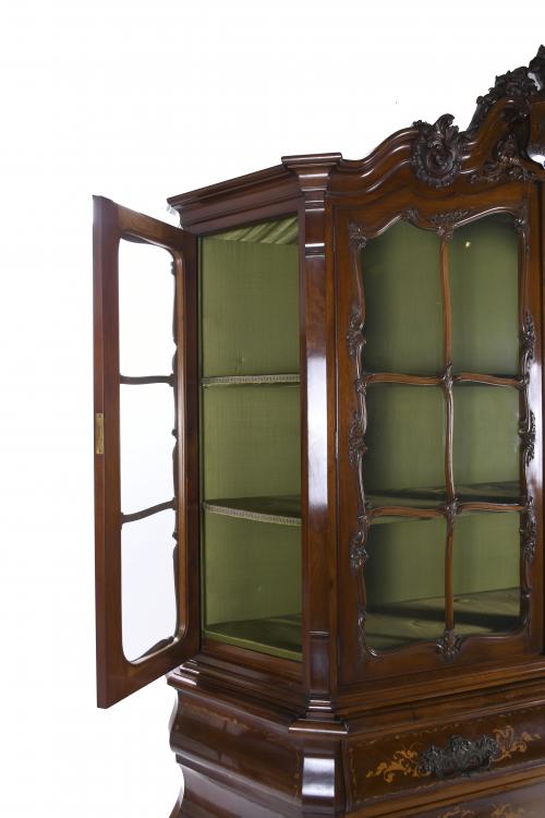 SPANISH DUTCH-STYLE CHEST OF DRAWERS, MID 20TH CENTURY.