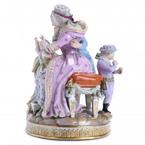 "FAMILY", GERMAN MEISSEN FIGURAL GROUP, 19TH CENTURY - FIRS