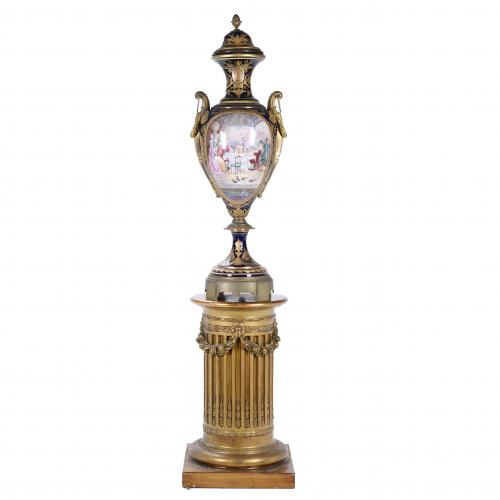 LARGE FRENCH SÈVRES-STYLE VASE, EARLY 20TH CENTURY.