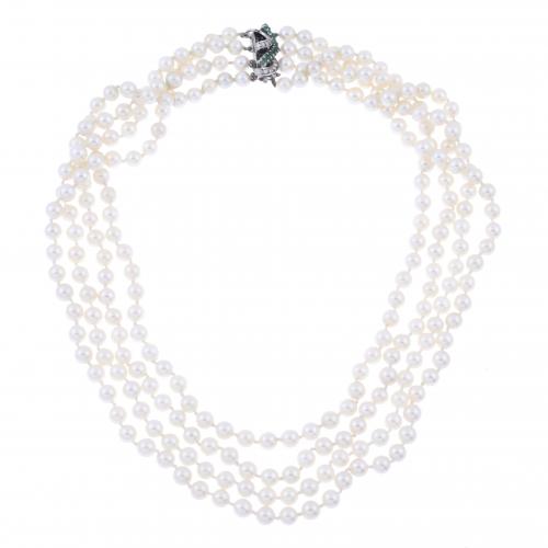 COLLAR DE CUATRO HILOS DE PERLAS.