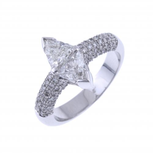 SORTIJA CON DIAMANTES.