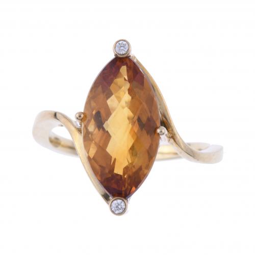 SORTIJA CON CITRINO Y DIAMANTES.