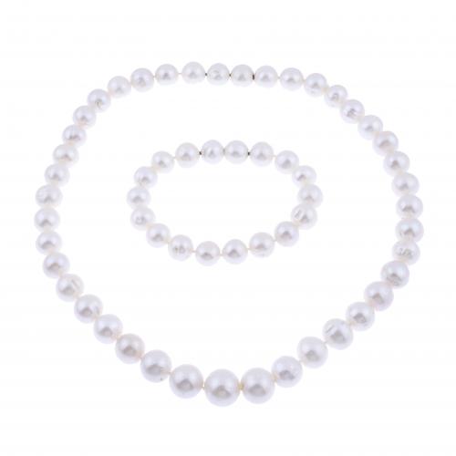 COLLAR LARGO DE PERLAS FRESH WATER.
