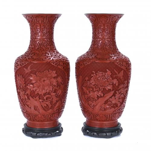 PAIR OF CHINESE VASES, MID 20TH CENTURY.