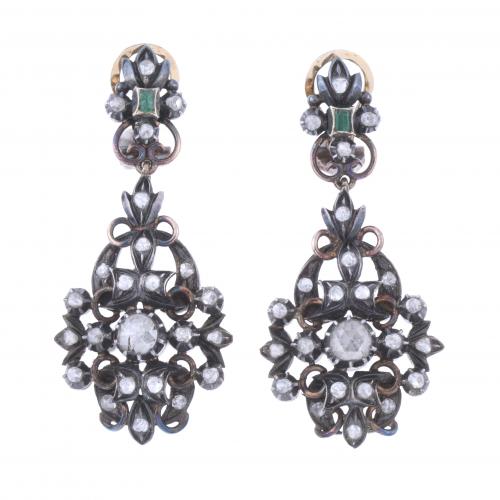 ELIZABETHAN DETACHABLE EARRINGS, LATE 19TH CENTURY.