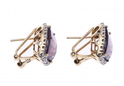 GARNET AND DIAMONDS EARRINGS.