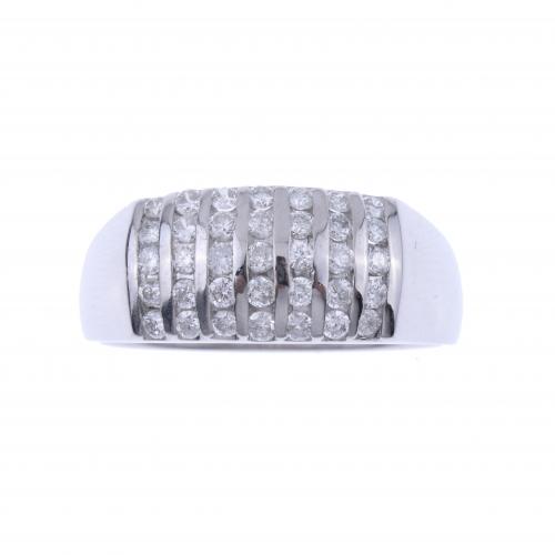 SORTIJA CON DIAMANTES.