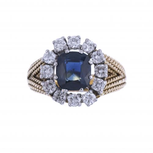 SORTIJA ROSETÓN DE DIAMANTES Y ZAFIRO.