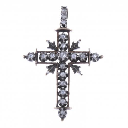 CROSS PENDANT WITH DIAMONDS.