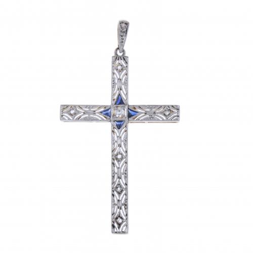 CROSS PENDANT.
