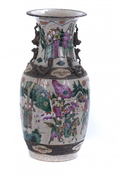 CHINESE NANKIN VASE, LATE 19TH - EARLY 20TH CENTURY.