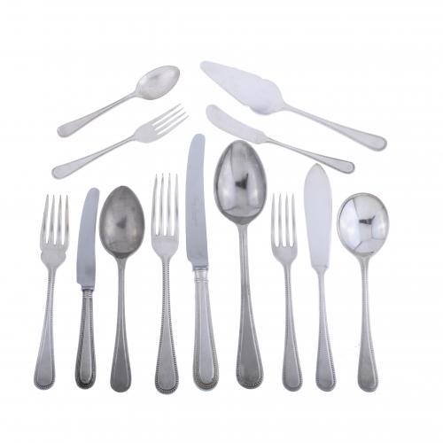 ENGLISH CUTLERY ITEMS, 20TH CENTURY.