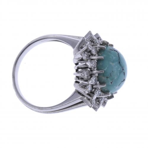 RING WITH DIAMONDS AND TURQUOISE.