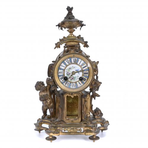FRENCH SÈVRES-LIKE TABLE CLOCK, 19TH - EARLY 20TH CENTURY.