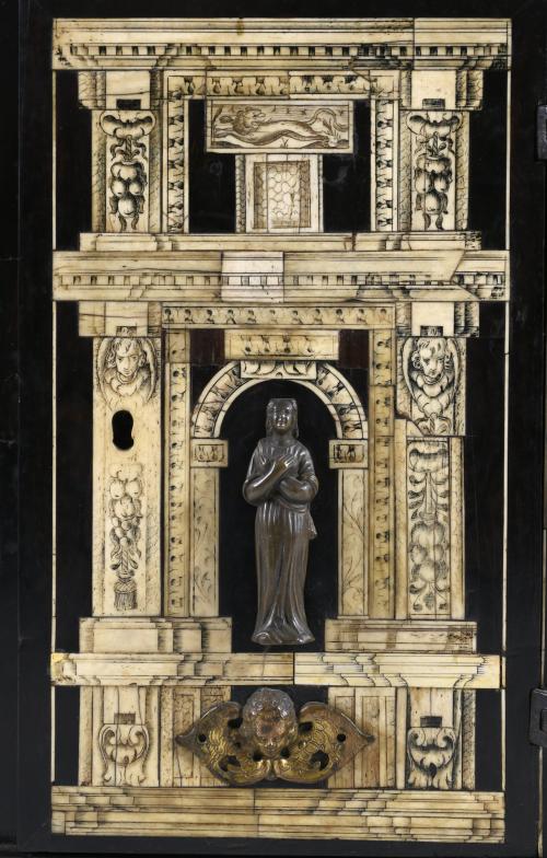 SPANISH DESK, PROBABLY 17TH CENTURY.