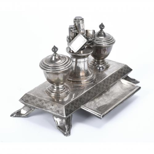 SPANISH SILVER INKSTAND, FIRST HALF OF THE 20TH CENTURY.