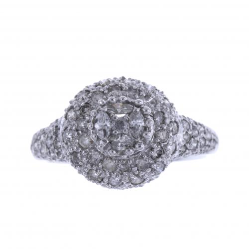 RING WITH DIAMONDS PAVÉ.