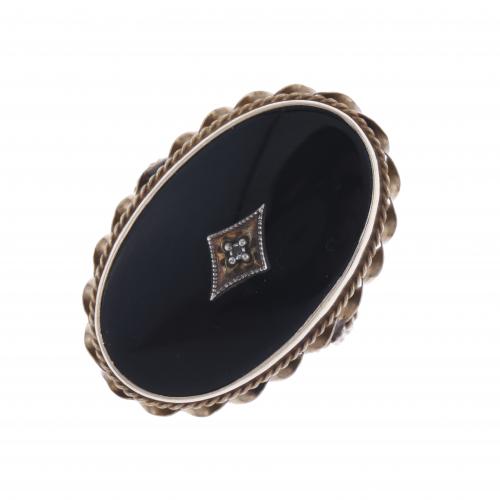 ONYX RING, EARLY 20TH CENTURY.