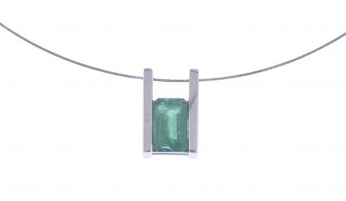 SOLITAIRE EMERALD PENDANT.