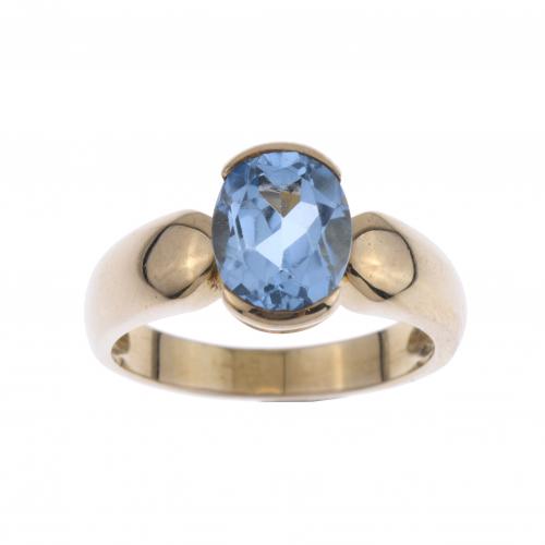 RING WITH BLUE TOPAZ.