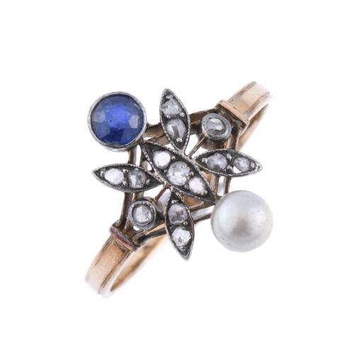 RING WITH PEARL AND SAPPHIRE.