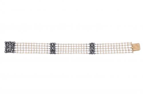BRACELET WITH PEARLS, EARLY 20TH CENTURY.