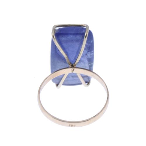 RING WITH TANZANITE.