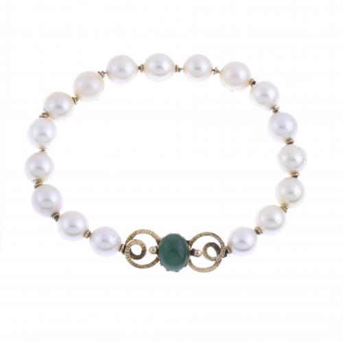 CAPDEVILA. PEARLS BRACELET.