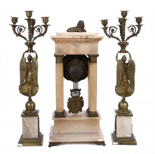 FRENCH TABLE CLOCK WITH DECORATION, LATE 19TH CENTURY-EARLY