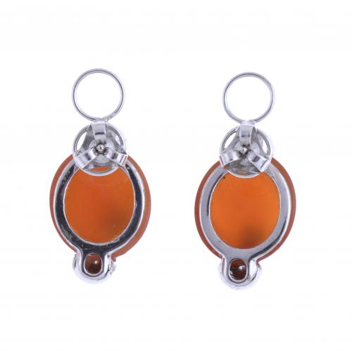 CARNELIAN AND DIAMOND BUTTON EARRINGS.