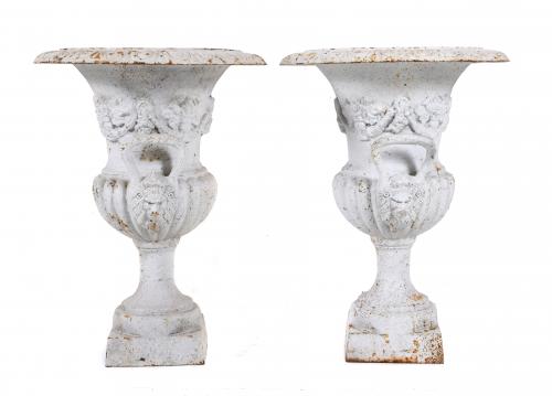 PAIR OF MEDICI-LIKE KRATERS, 20TH CENTURY.