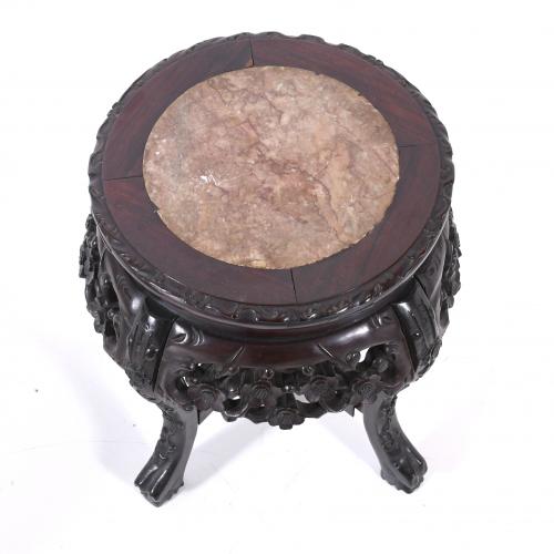 SMALL CHINESE PEDESTAL OR SMALL TABLE, 20TH CENTURY.
