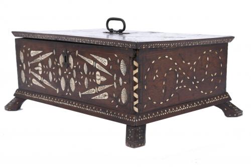 SPANISH TABLE-TOP BOX . 18TH-19TH CENTURY.