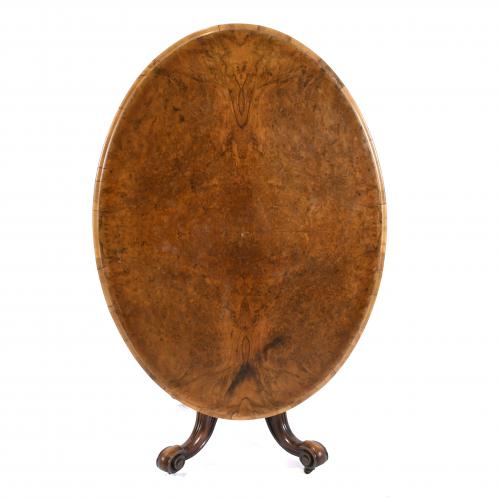 MESA VICTORIANA ABATIBLE. 1840-1850.
