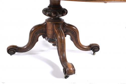MESA VICTORIANA ABATIBLE. 1840-1850.