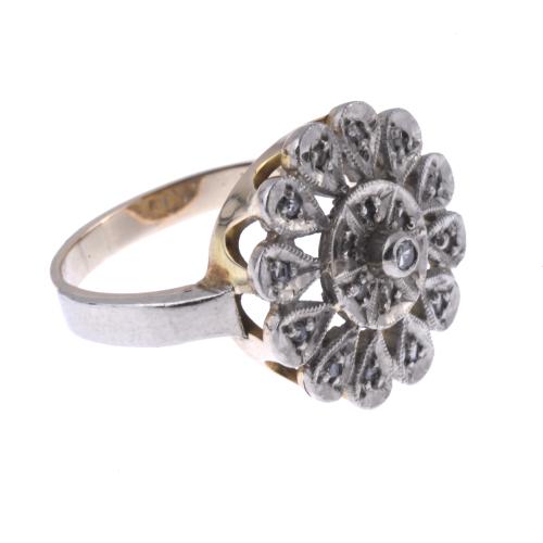 DIAMONDS ROSETTE RING.