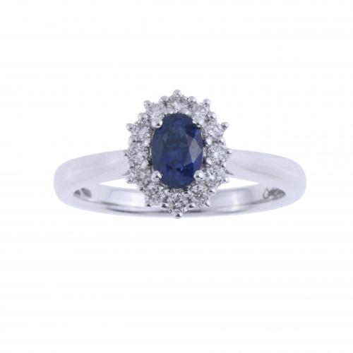 SAPPHIRE AND DIAMONDS RING.