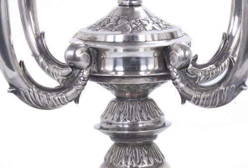 PAREJA DE CANDELABROS EN PLATA, SIGLO XX. 