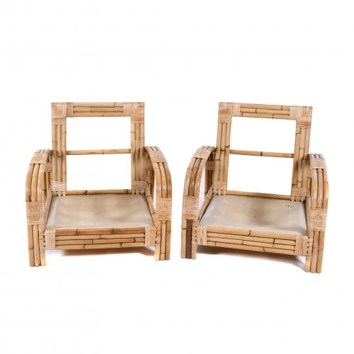 PAIR OF ARMCHAIRS, 20TH CENTURY.